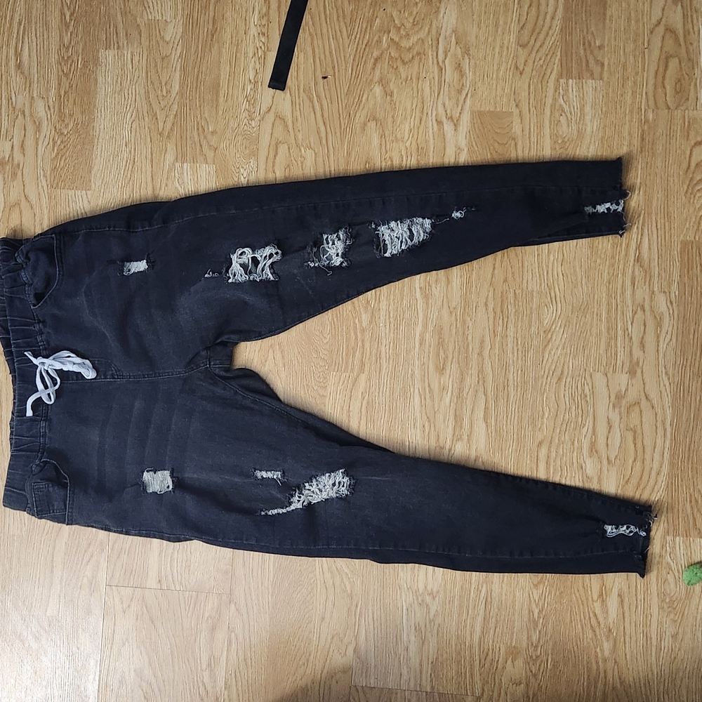 Distressed Black Jeggings